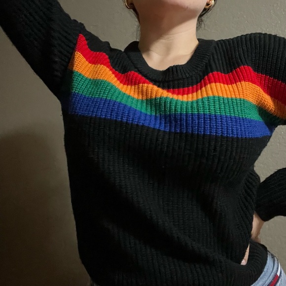 Sweater - Picture 1 of 2